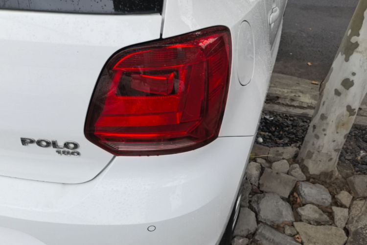 Volkswagen Polo 2017 car image #8