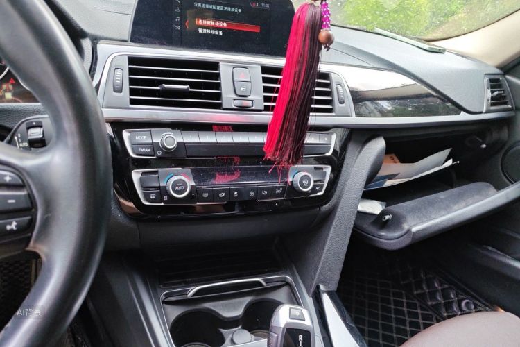 BMW 3 Series 2018 #15 BMW 3 Series 2018 car image #15