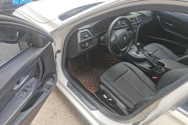 BMW 3 Series 2016 car image #16