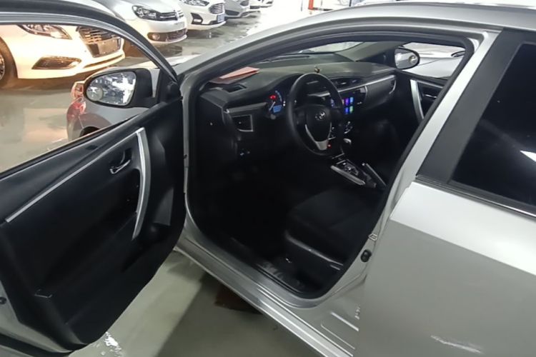 Toyota Corolla 2018 car image #16