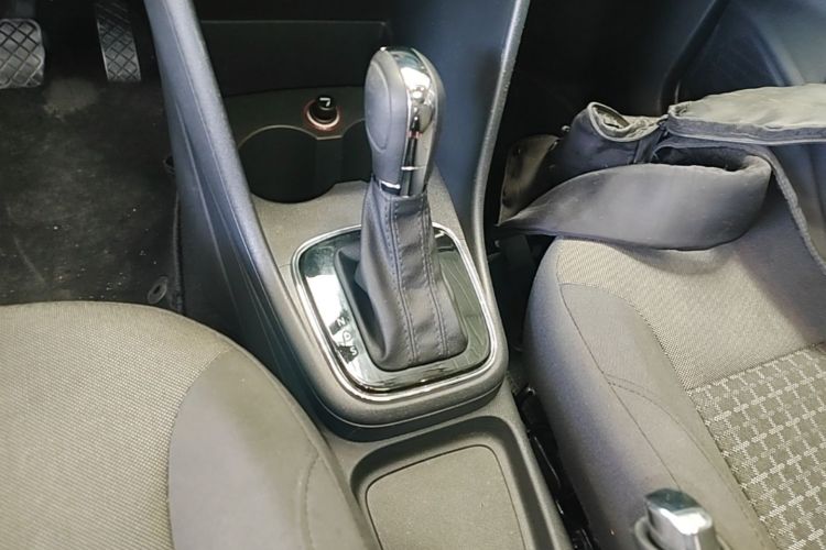 Volkswagen Polo 2018 car image #18