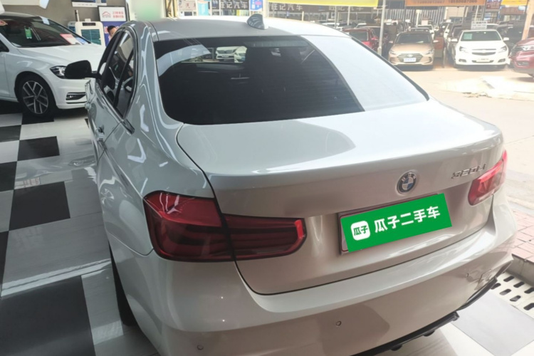 BMW 3 Series 2017 #6 BMW 3 Series 2017 car image #6