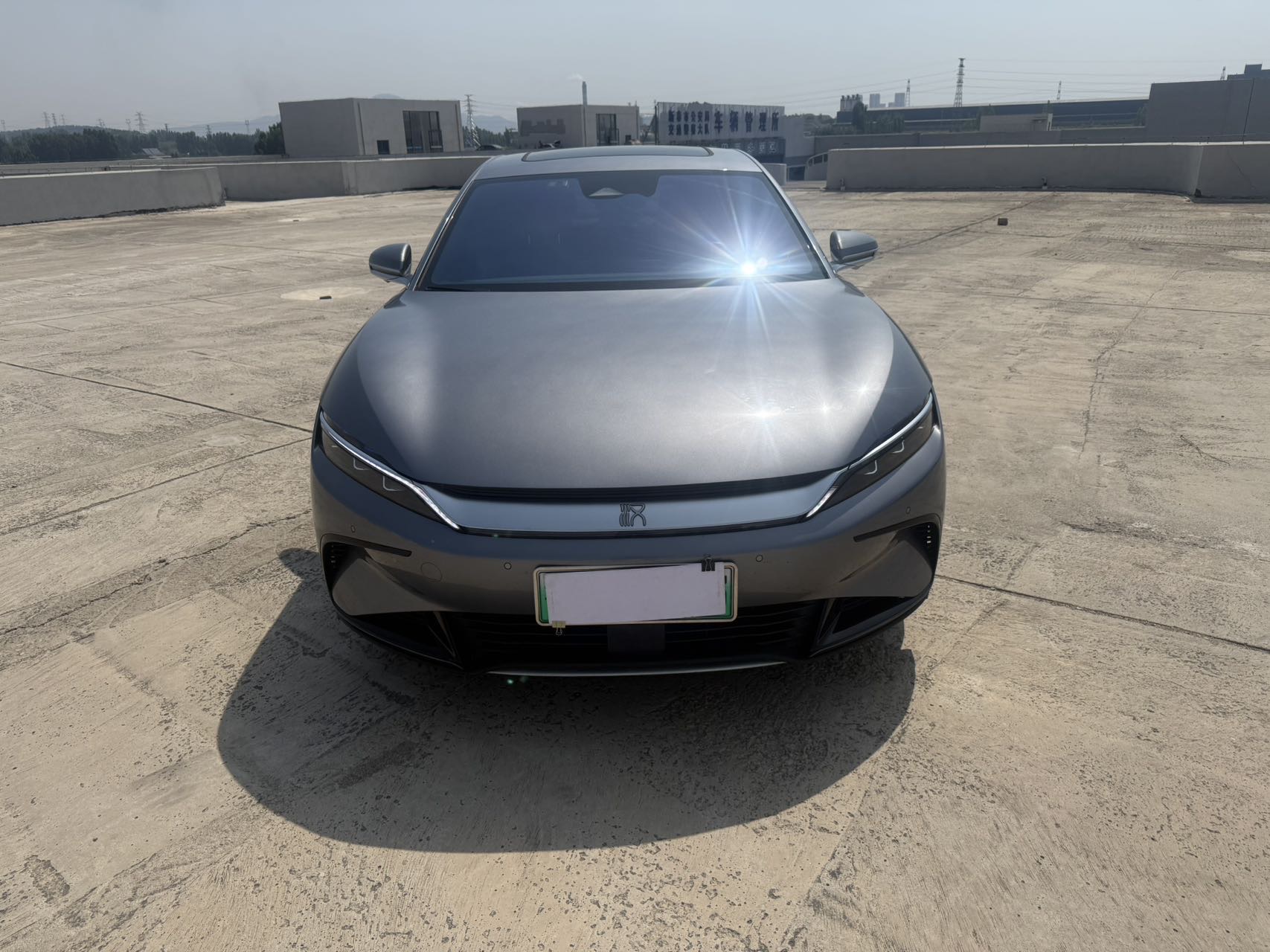 BYD Han 2023 car image #2