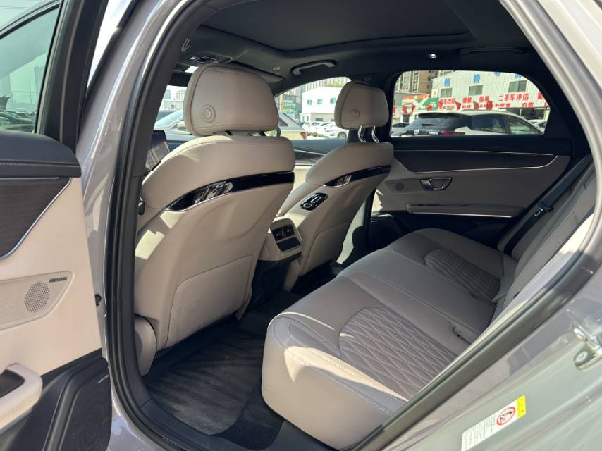 BYD Han 2025 car image #4