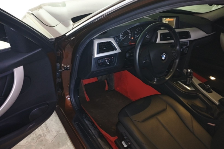 BMW 3 Series 2017 car image #16