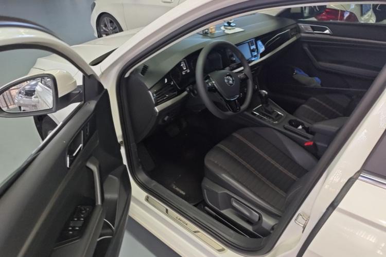 Volkswagen Lavida 2019 #16 Volkswagen Lavida 2019 car image #16