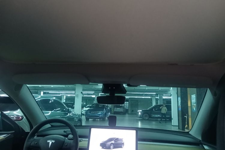 Tesla Model Y 2023 #18 Tesla Model Y 2023 car image #18