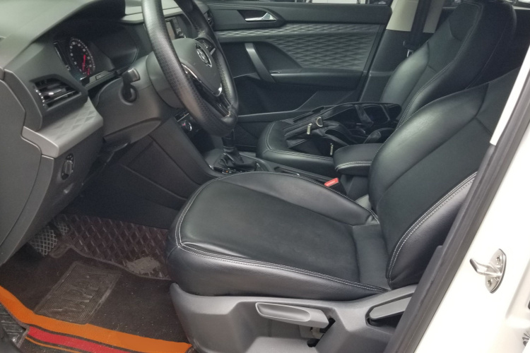 Volkswagen Tharu 2020 car image #15
