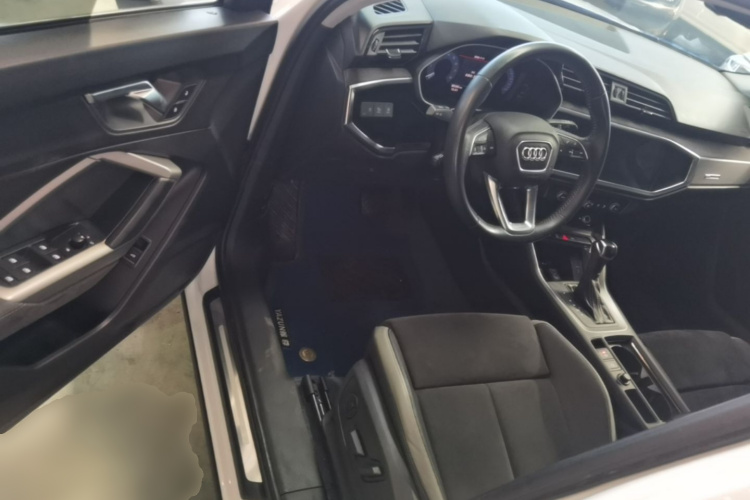 Audi Q3 2019 #16 Audi Q3 2019 car image #16