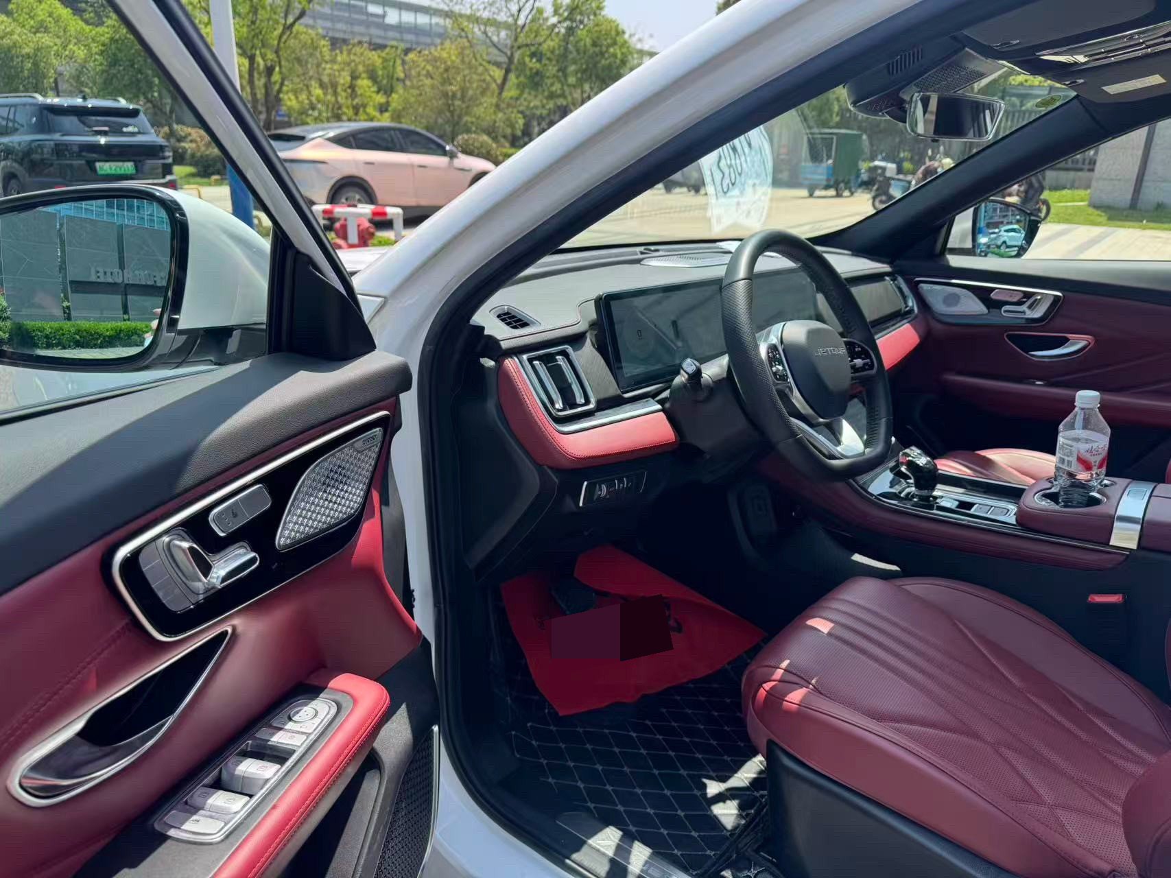 Jetour X70 PLUS 2024 car image #4