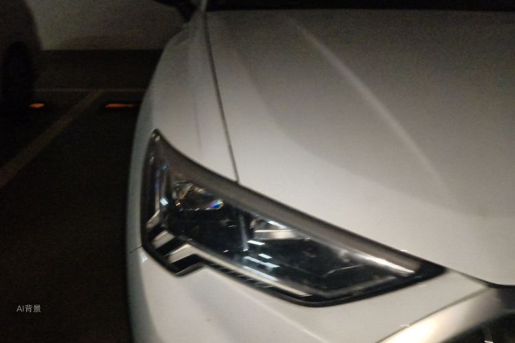 Audi Q3 2020 car image #8