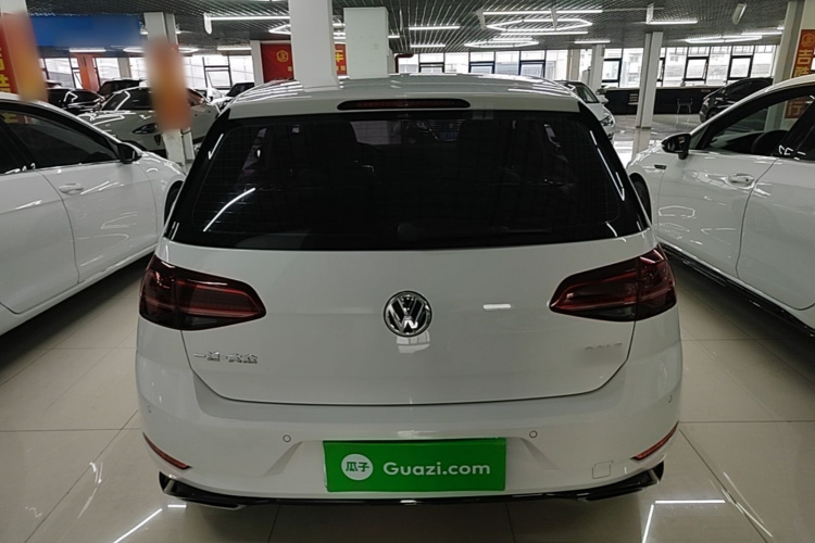 Volkswagen Golf 2018 car image #6