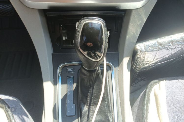 GEELY Emgrand 2016 car image #16