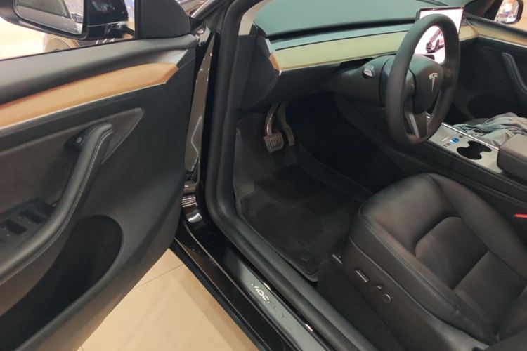 Tesla Model Y 2023 #16 Tesla Model Y 2023 immagine di auto #16