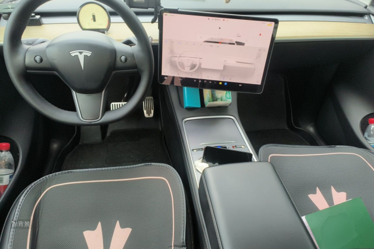 Tesla Model Y 2023 #11 Tesla Model Y 2023 car image #11