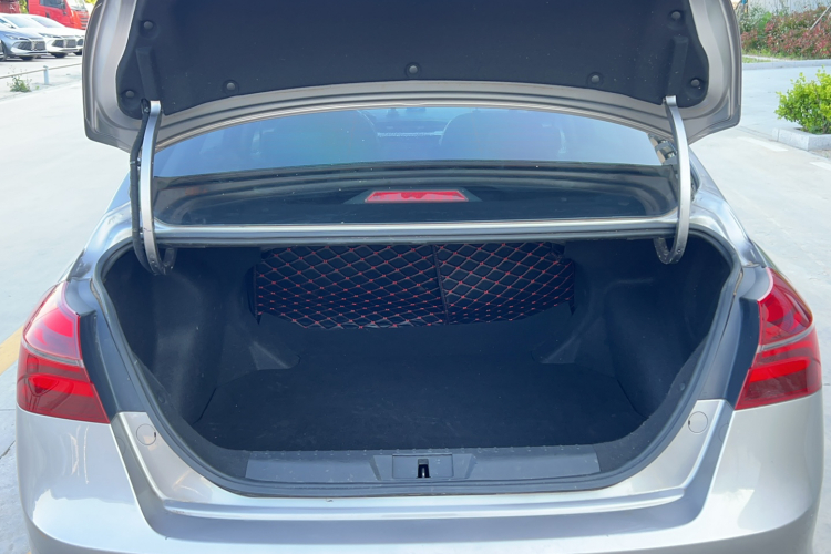 GEELY Emgrand 2018 car image #19