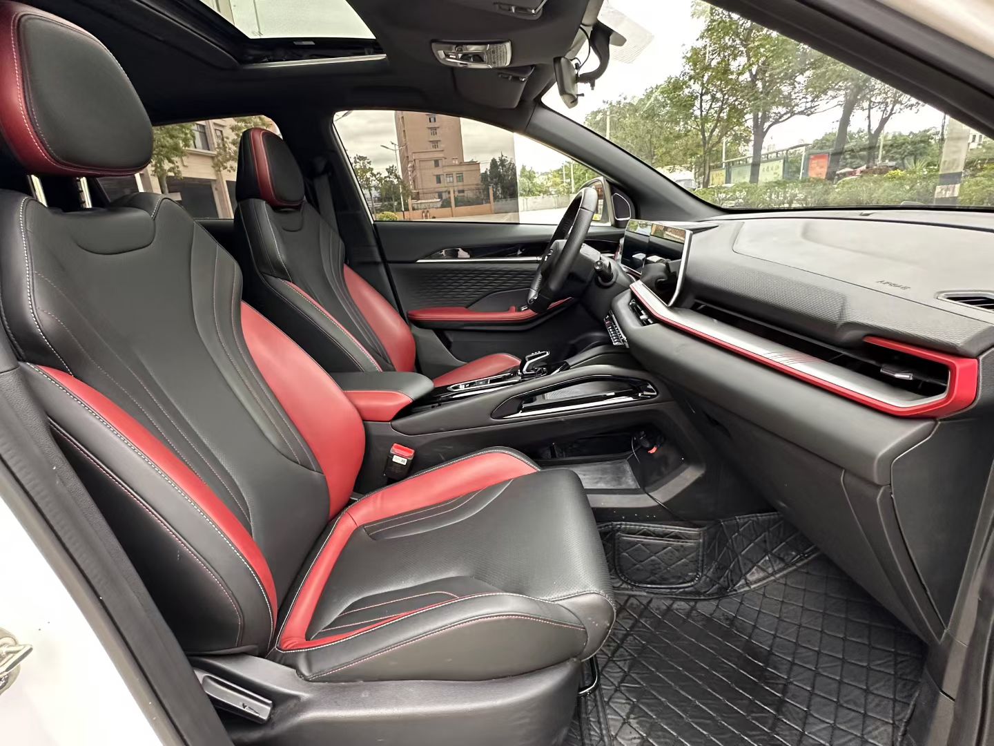 GEELY Coolray 2022 image de voiture #5