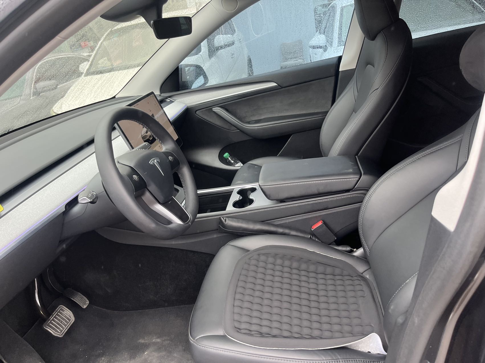Tesla Model Y 2024 car image #3