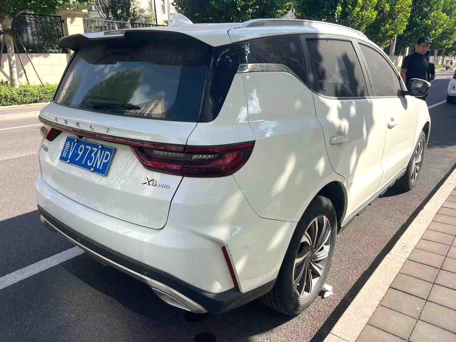 GEELY Vision X6 2022 car image #3