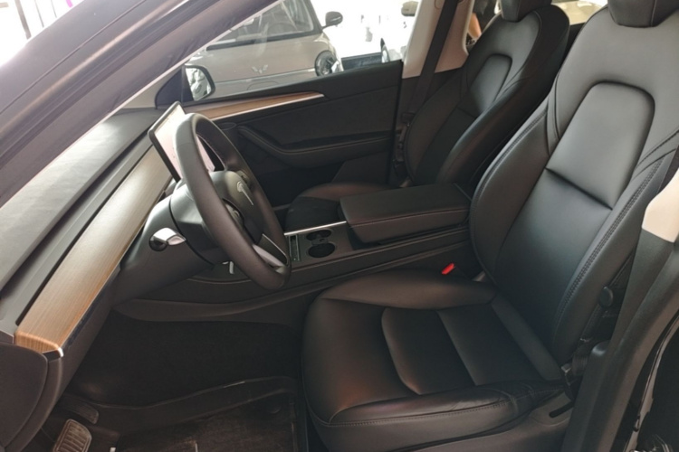 Tesla Model Y 2021 #15 Tesla Model Y 2021 car image #15