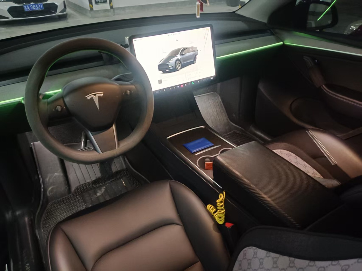 Tesla Model Y 2024 #4 Tesla Model Y 2024 car image #4