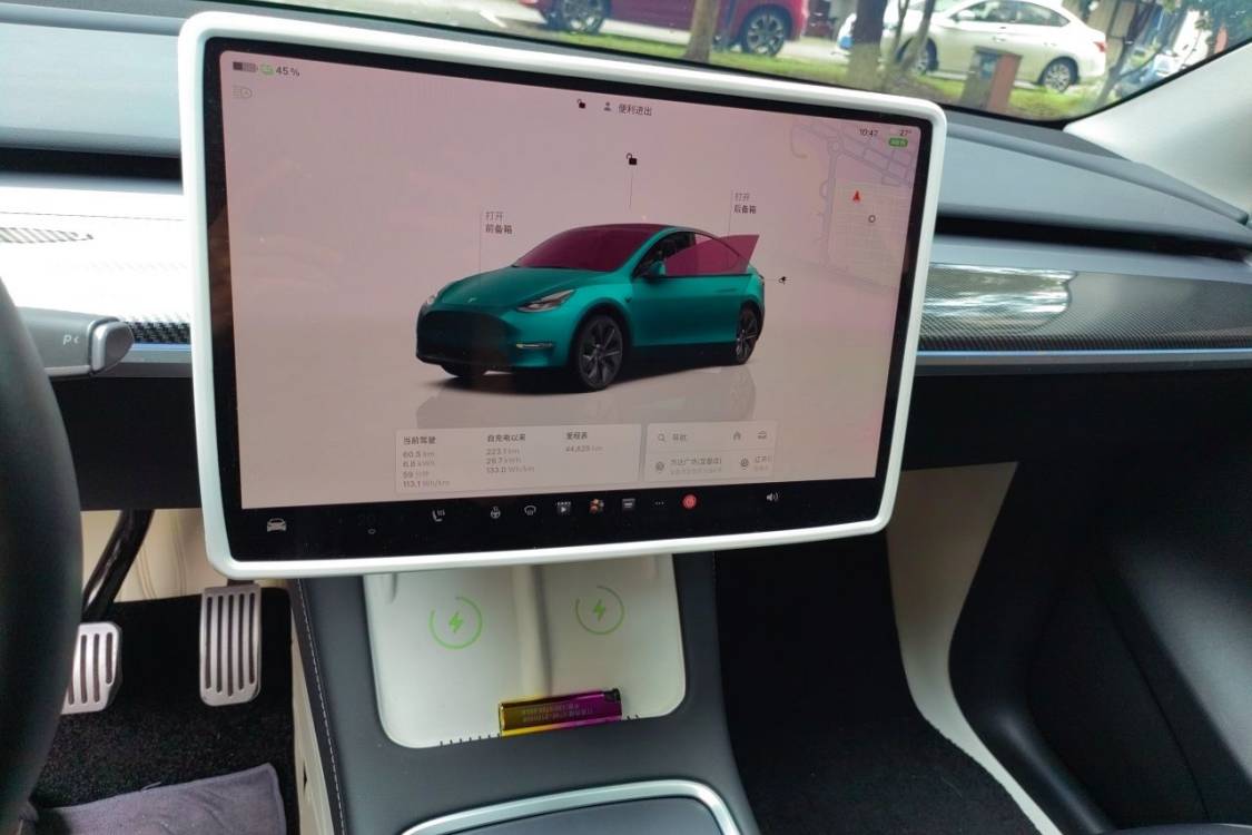 Tesla Model Y 2024 car image #26