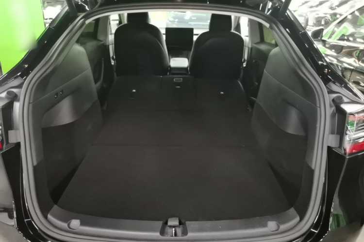 Tesla Model Y 2021 #19 Tesla Model Y 2021 car image #19