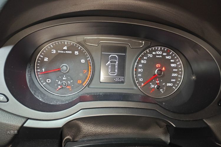 Audi Q3 2018 immagine di auto #13