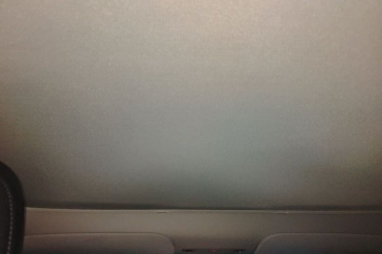 Tesla Model Y 2023 car image #16
