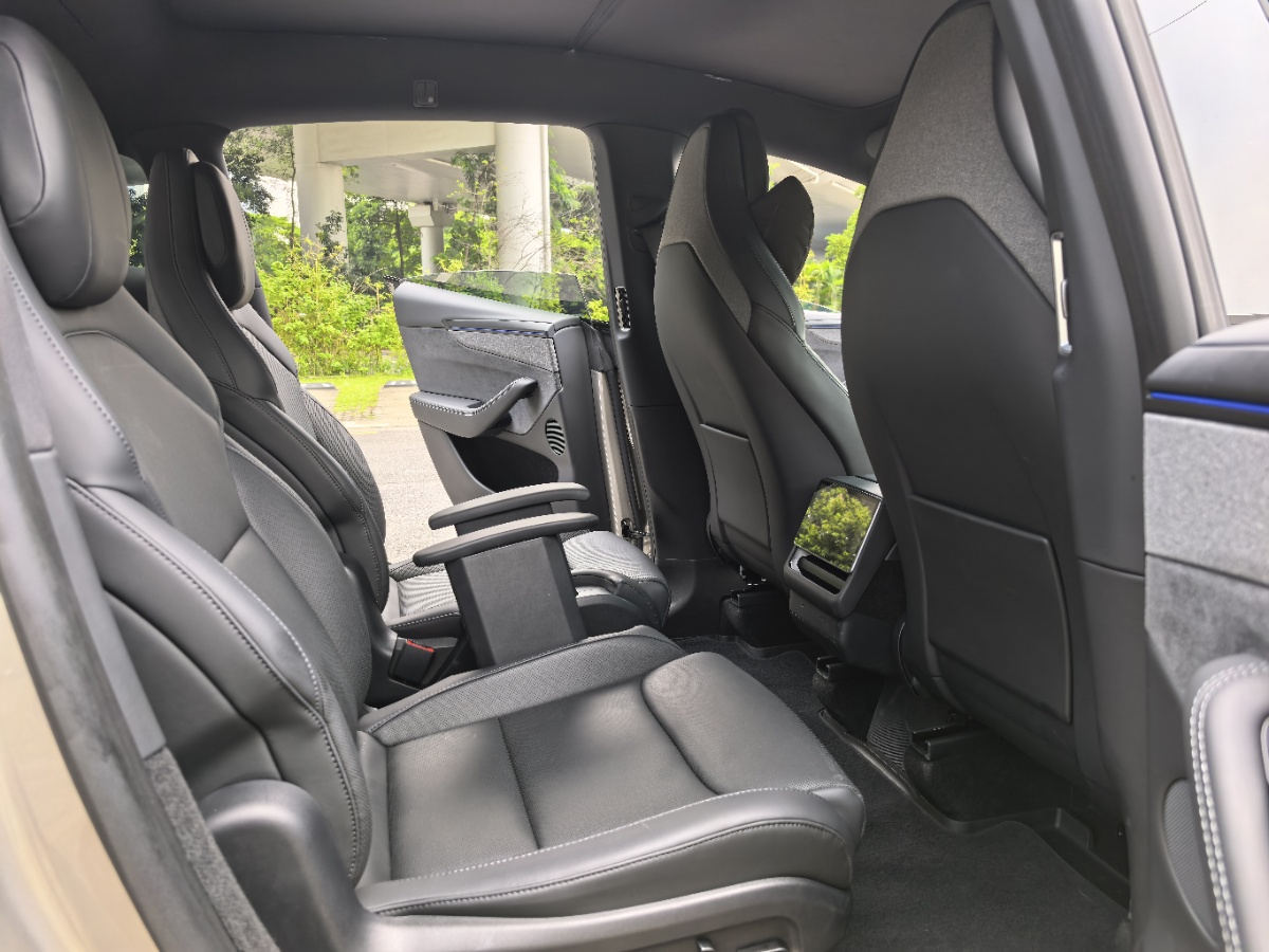 Tesla Model Y L 2025 #10 Tesla Model Y L 2025 immagine di auto #10