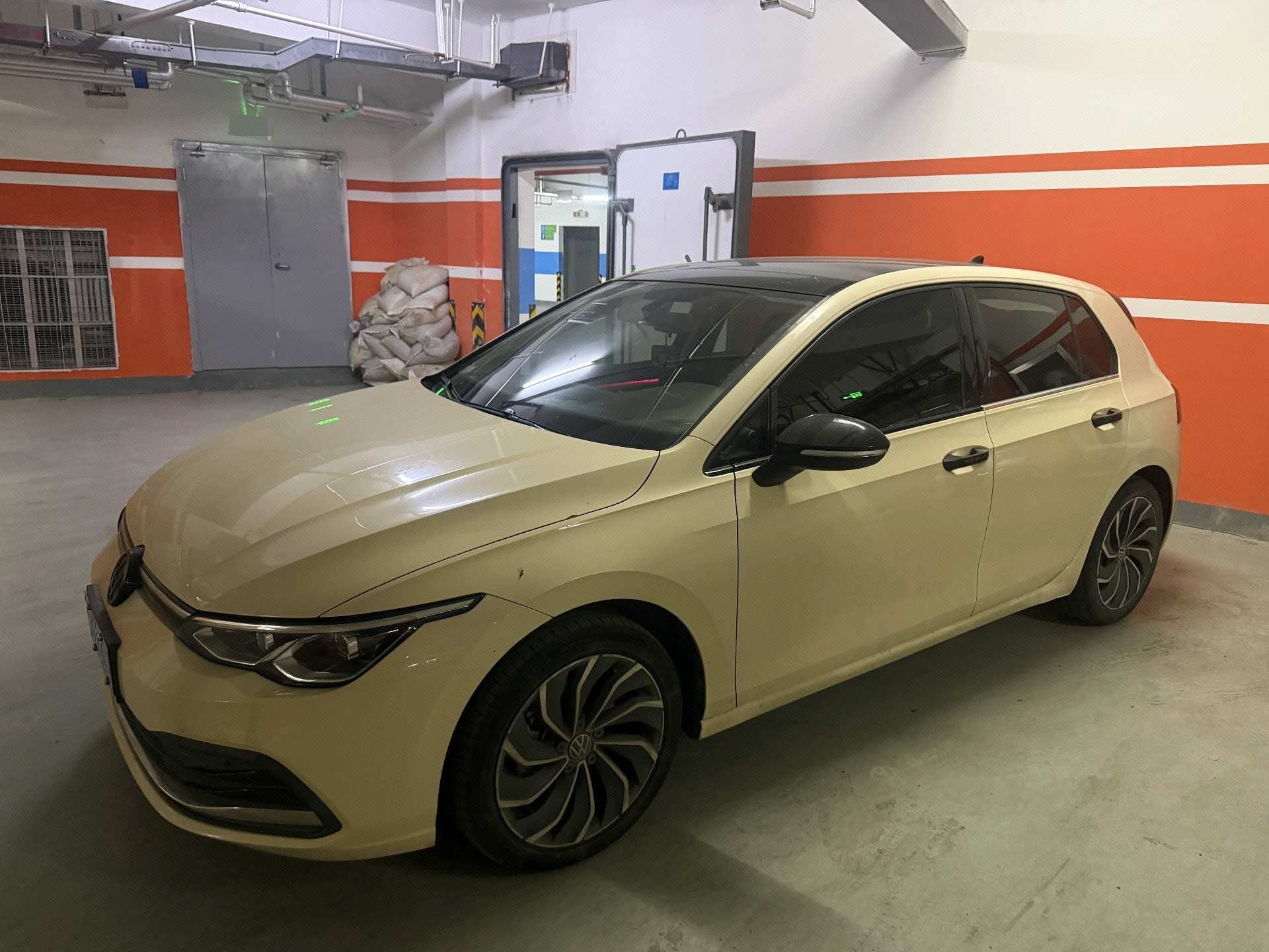 Volkswagen Golf 2021 car image 
