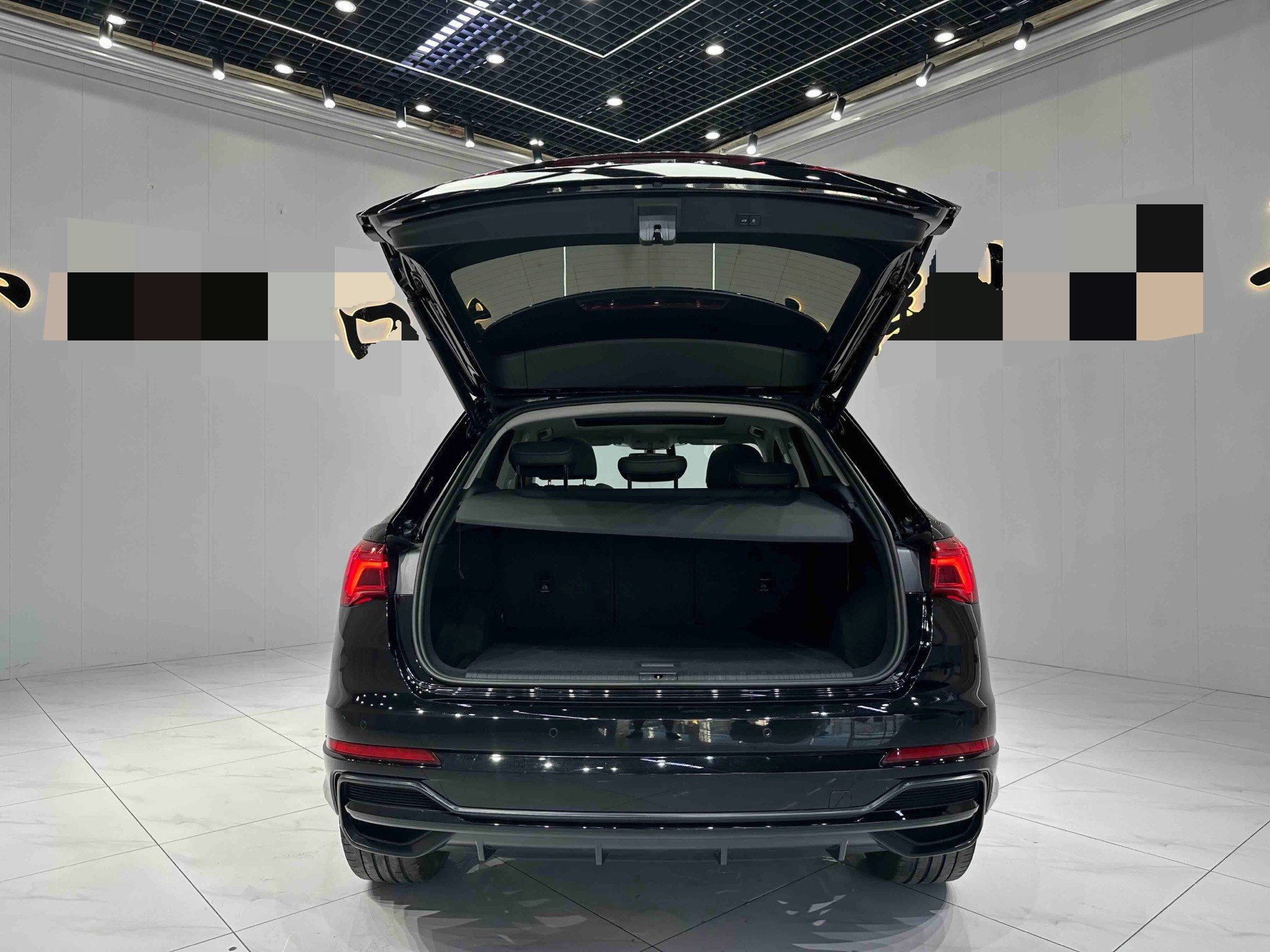 Audi Q3 2023 car image #15