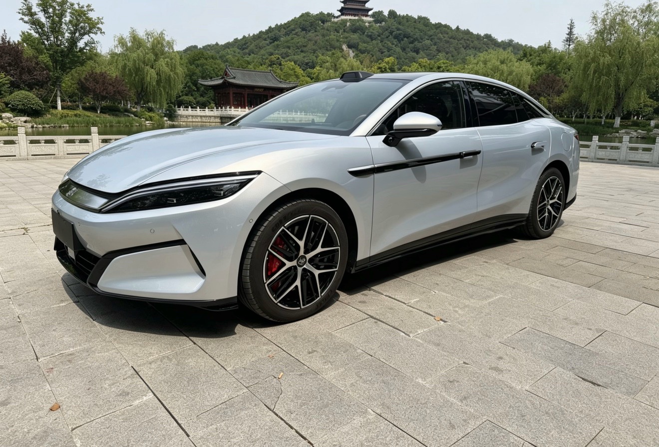 BYD HanL 2025 BYD HanL 2025 صورة سيارة
