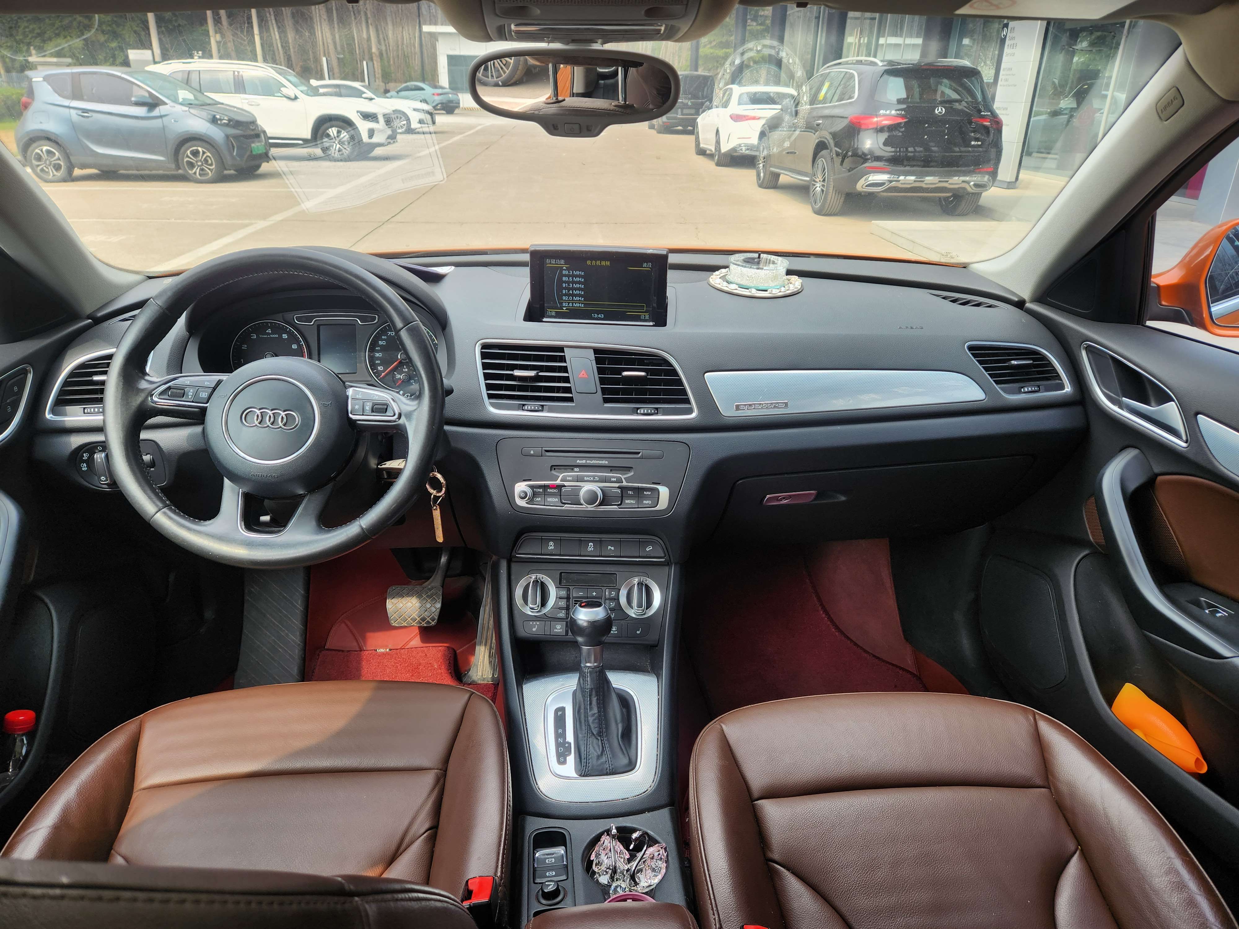 Audi Q3 2016 car image #7