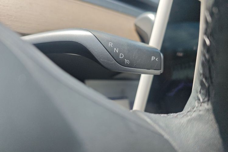 Tesla Model Y 2021 #18 Tesla Model Y 2021 car image #18