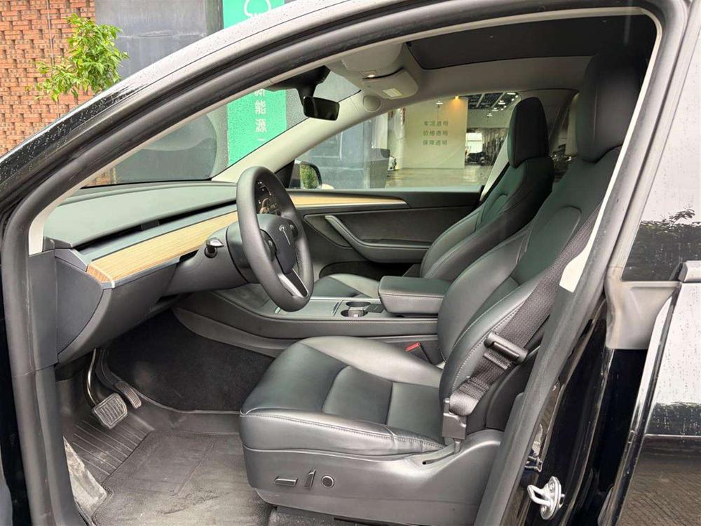 Tesla Model Y 2022 #11 Tesla Model Y 2022 car image #11