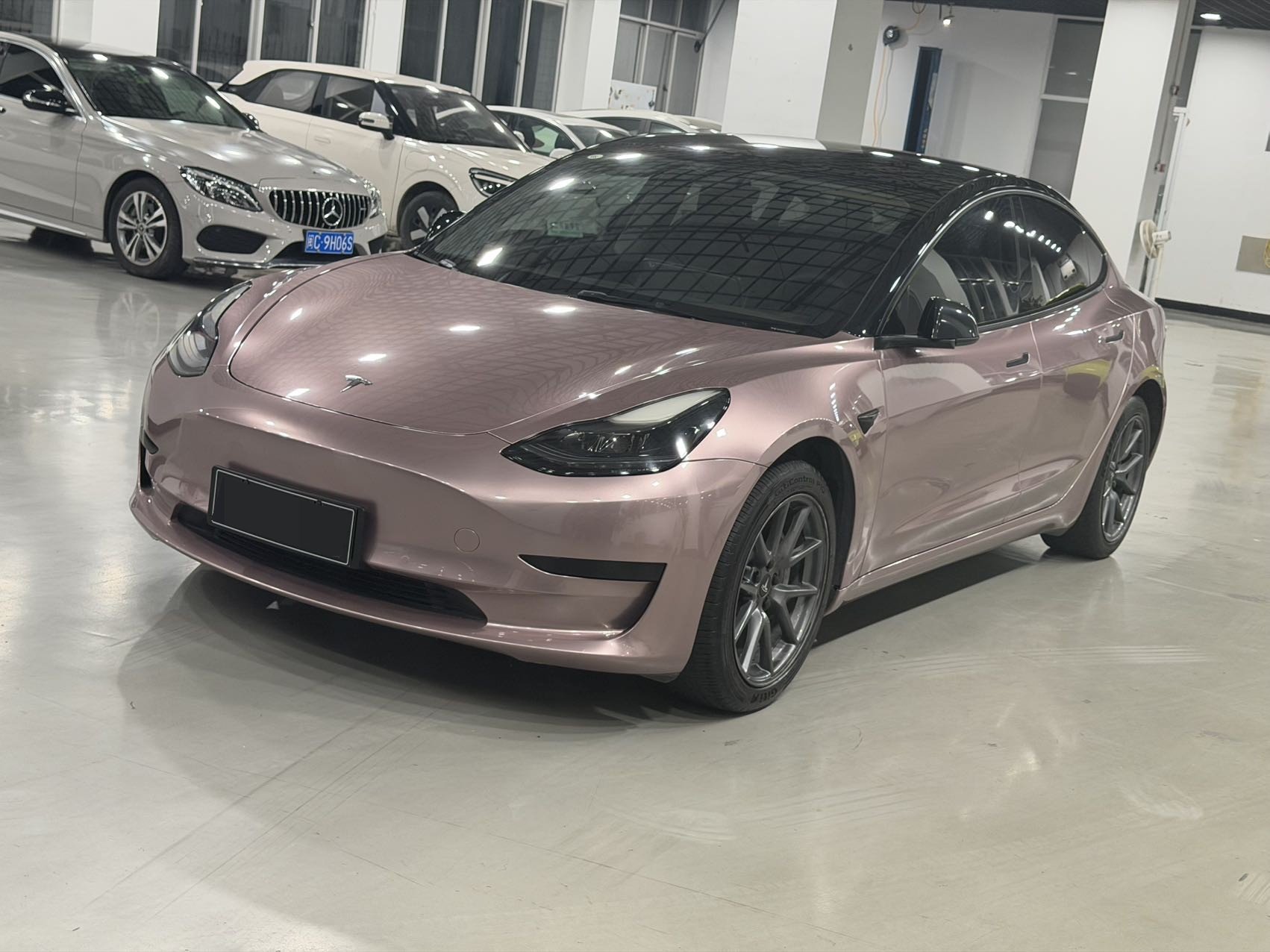 Tesla Model 3 2021 car image 