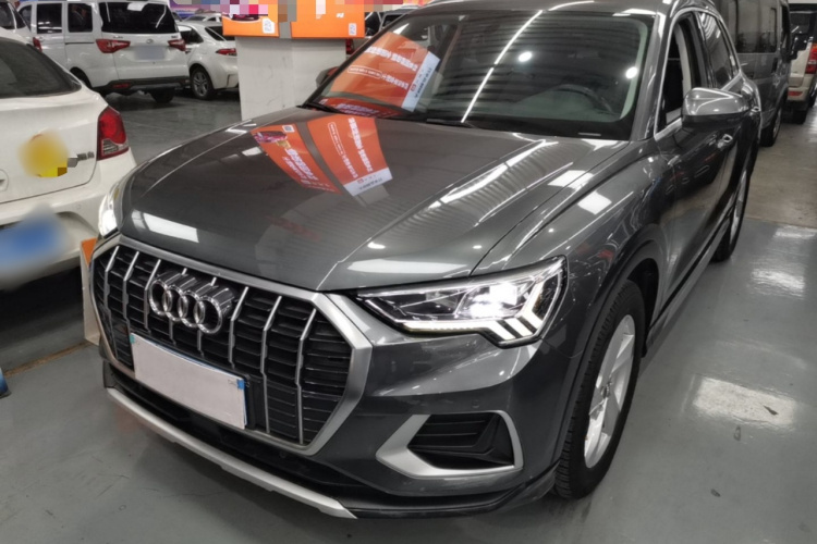 Audi Q3 2020 car image #2