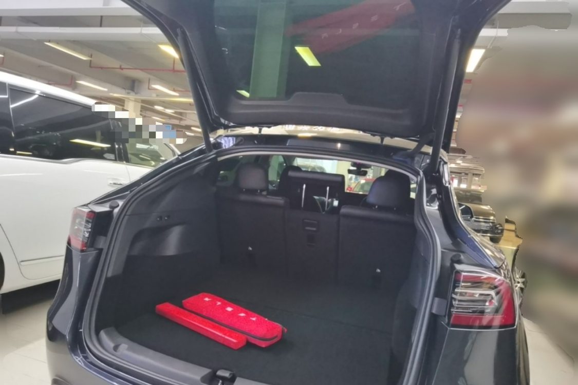 Tesla Model Y 2024 #5 Tesla Model Y 2024 car image #5