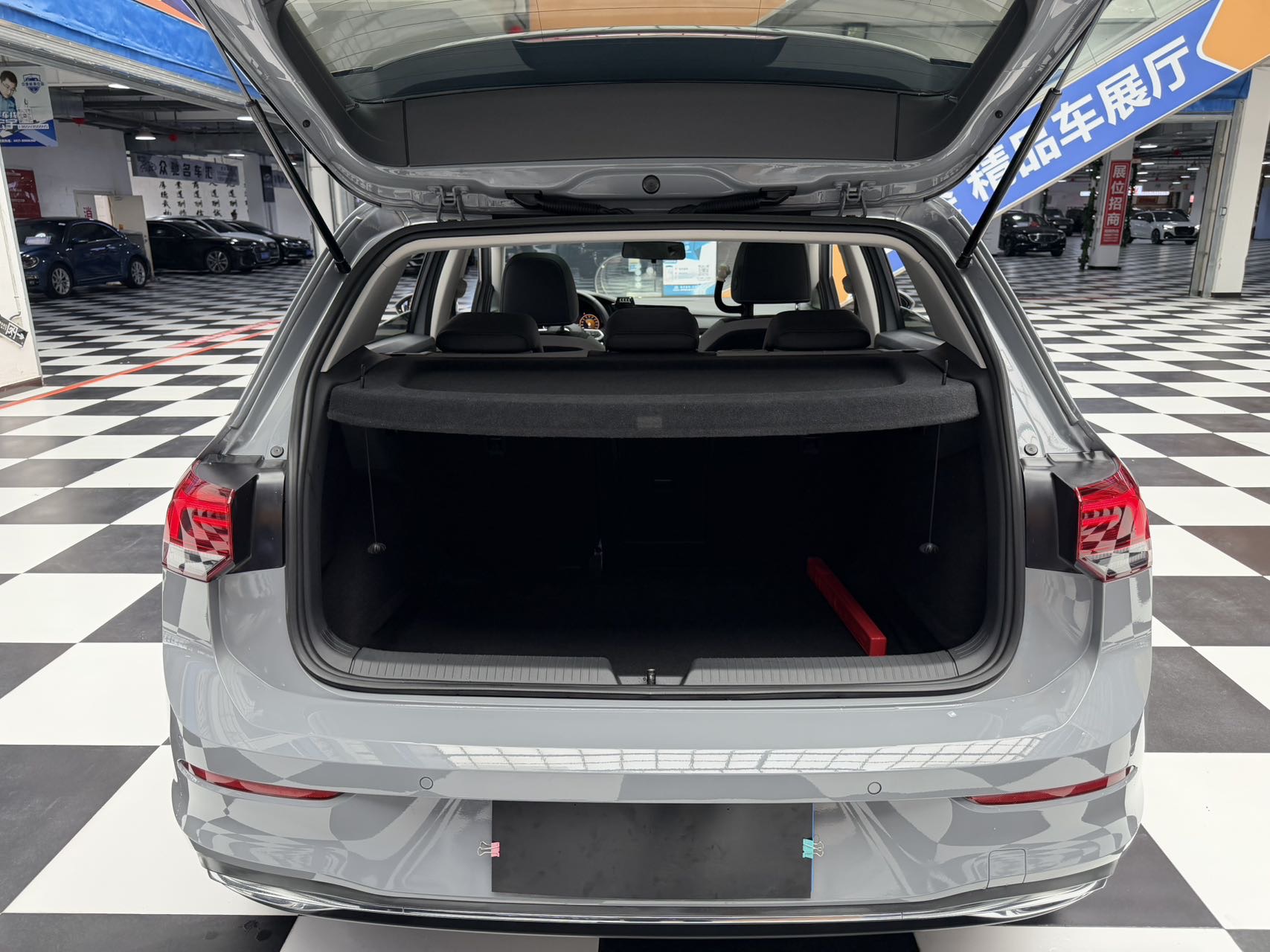 Volkswagen Golf 2022 car image #8