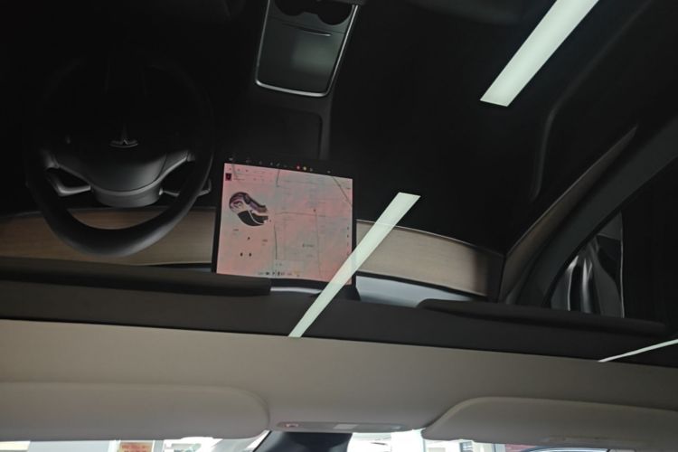 Tesla Model Y 2021 #20 Tesla Model Y 2021 car image #20