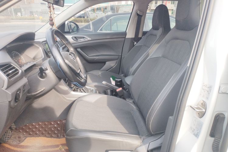 Volkswagen T-Cross 2020 car image #17