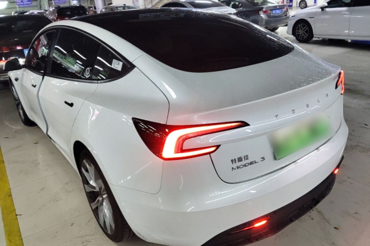 Tesla Model 3 2025 car image #5