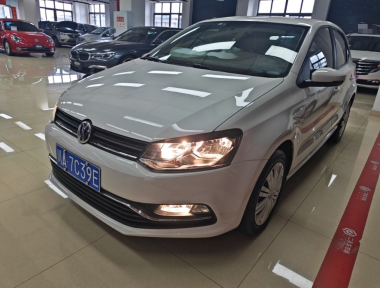 Volkswagen Polo 2016 car image 