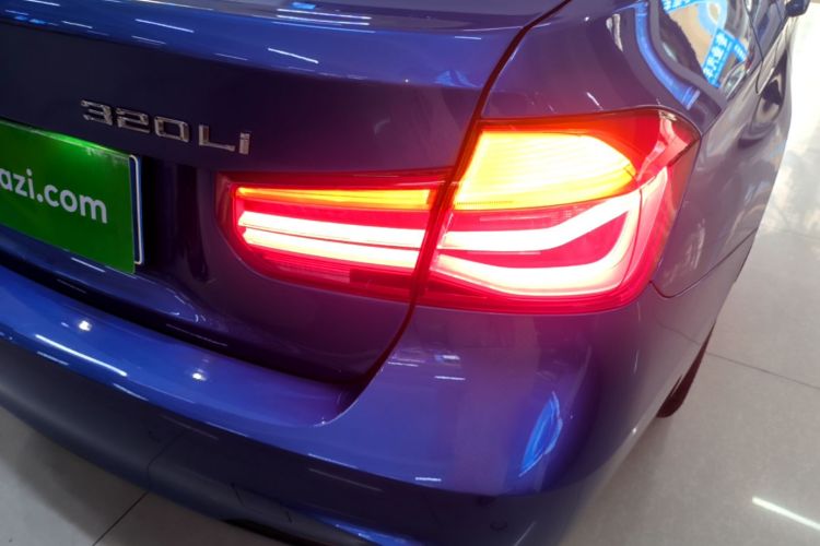 BMW 3 Series 2018 #8 BMW 3 Series 2018 car image #8