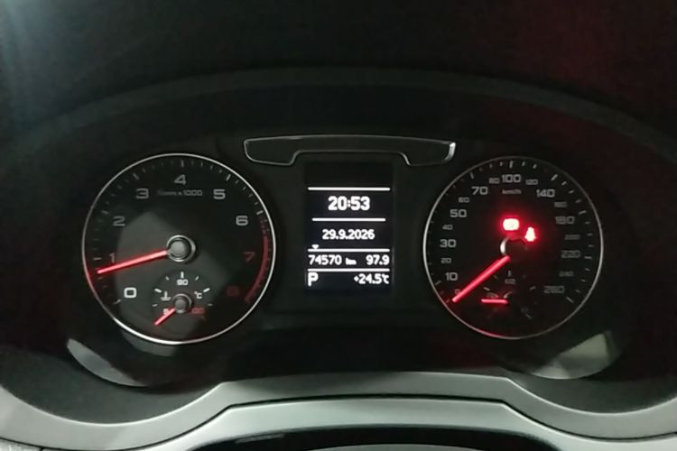 Audi Q3 2019 #12 Audi Q3 2019 car image #12