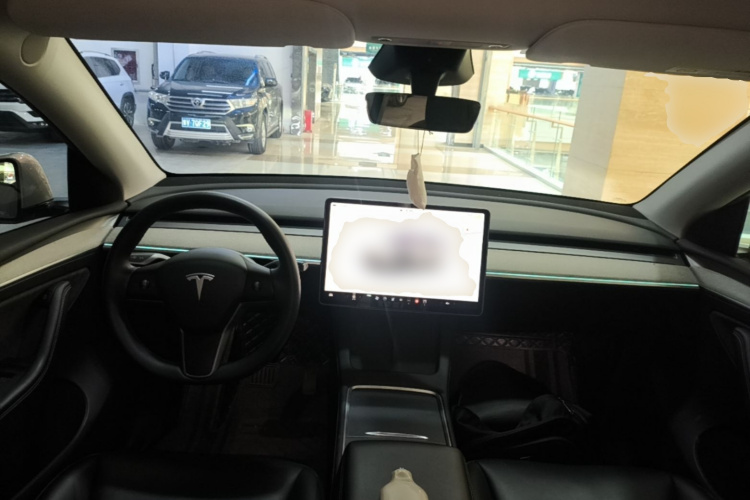 Tesla Model Y 2024 #11 Tesla Model Y 2024 car image #11