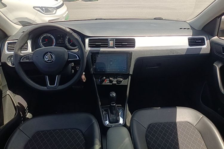 Skoda Rapid 2018 #10 Skoda Rapid 2018 image de voiture #10