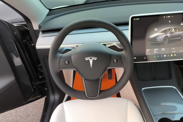 Tesla Model Y 2024 #11 Tesla Model Y 2024 car image #11