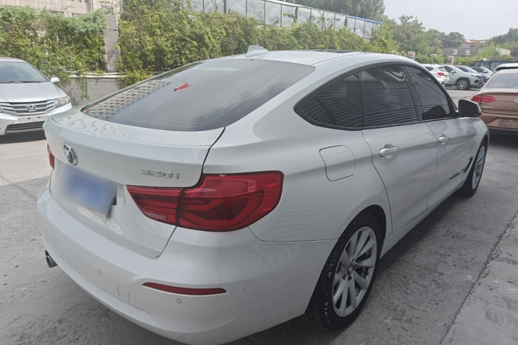 BMW 3 Series GT 2018 #7 BMW 3 Series GT 2018 car image #7